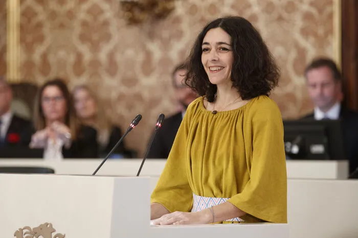 ... Sandra Krautwaschl von den Grünen erklärte, man werde Deutschmann nicht wählen. Sie anerkannte zwar die fachliche Expertise Deutschmanns, aber einen schlagenden Burschenschafter könne man nicht wählen, man wolle sich da keinem Risiko aussetzen.