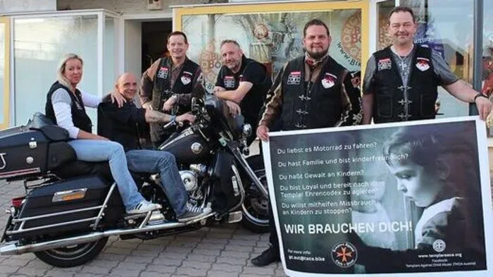 Unser Jahresrückblick der in 2017 am meisten geklickten Geschichten beginnt mit einer Herzensangelegenheit. Nadine Wratschko aus Feldkirchen und zehn Kollegen haben im April einen neuen Biker-Verein gegründet, der sich für Kinder stark macht. Die "Gang" taucht auf, wenn Kinder bedroht sind. Zum Artikel!