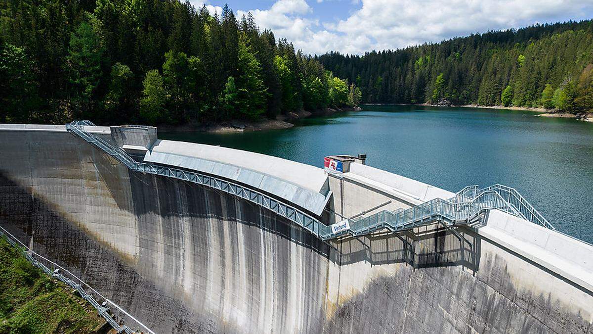 Der Steg über die Staumauer der Hirzmannsperre ist freigegeben