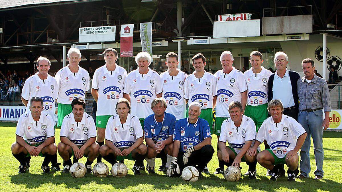 Im Jahr 2009 spielte die Mannschaft von 1980 ein Benefizspiel gegen die Mannschaft von 1998