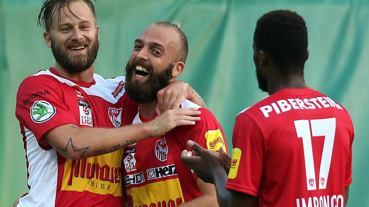 Sergi Arimany (Mitte) könnte bei Cottbus landen, Imbongo (rechts) bleibt vorerst