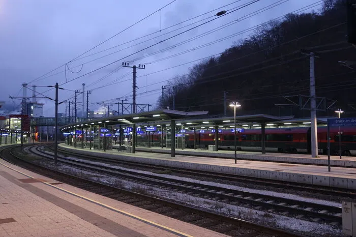 7 Uhr: Auch in Bruck fahren am Montagmorgen keine Züge