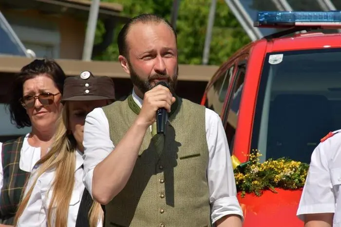 ... und begrüßten zahlreiche Ehrengäste, darunter Landtagsabgeordneten Max Lercher...