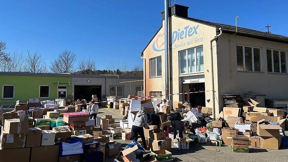 Bei der Firma &quot;DieTex&quot; wurden bereits Anfang der Woche Hilfsgüter gesammelt