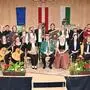 Das Lehrerteam an der Musikschule Murau beim Lehrerkonzert am Sonntagnachmittag in St. Peter am Kammersberg, Dir. Wolfgang Fleischhacker vorne Bildmitte, mit Hut.
