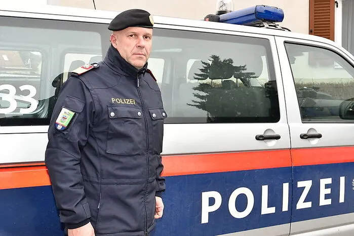 Der Leibnitzer Bezirkspolizeikommandant Christian Zöhrer über die Situation, die zum ersten Durchbruch führte: „Wir mussten aufmachen, die Menge war nicht mehr zu halten. Der Druck war gewaltig."