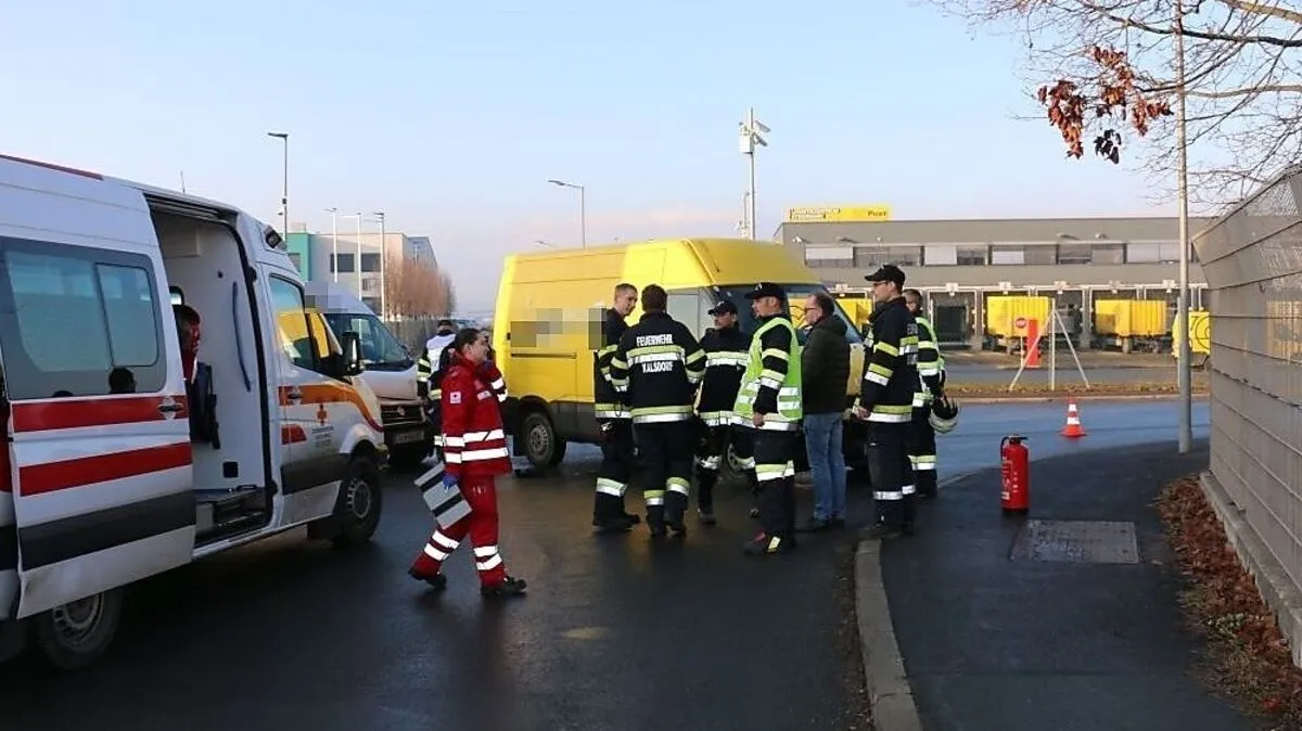 Unfall vor dem Post-Verteilerzentrum