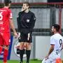 STEYR,AUSTRIA,30.SEP.20 - SOCCER - 2. Liga, SK Vorwaerts Steyr vs SK Austria Klagenfurt. Image shows Alem Pasic (Steyr), referee Florian Jandl and Darijo Pecirep (A.Klagenfurt). Photo: GEPA pictures/ Christian Moser