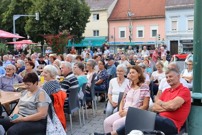 Klicken Sie sich durch die weiteren Fotos dieser Serie!