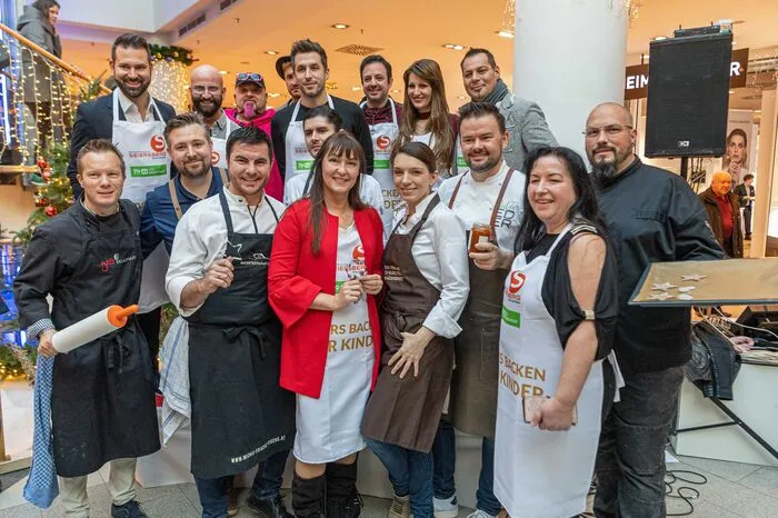 Organisiert wurde der Event von Kochshow-Gewinnerin Renate Zierler. Mit dabei beim Promi-Backen in der Shopping City Seiersberg: Harald Irka, kürzlich vom Gault Millau zum besten Koch der Steiermark ausgezeichnet und viele Stars der Kochszene.