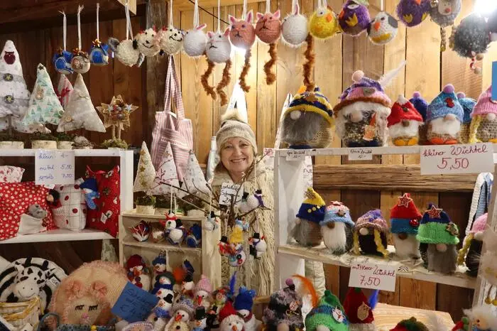 Die meisten jedoch wollten sich nicht nur kulinarisch verwöhnen lassen, sondern machten sich auf die Suche nach dem einen oder anderen Weihnachtsgeschenk.
