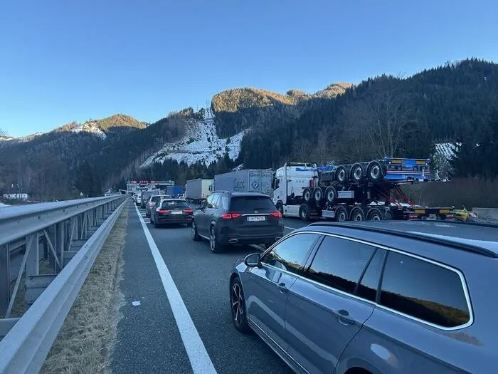 Vor dem Nordportal des Gleinalmtunnels stand der Verkehr still