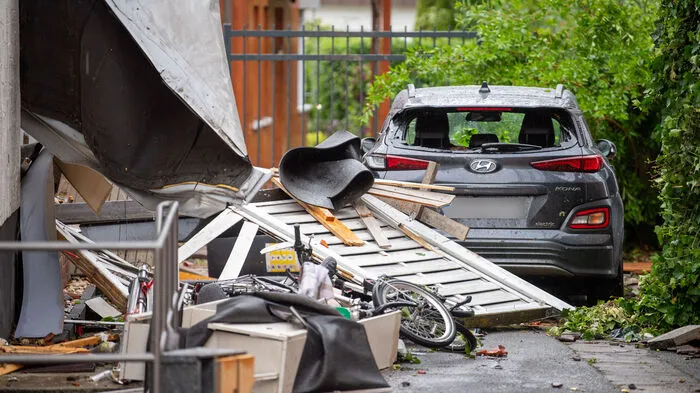 Gewitter, Starkregen, Orkanböen, Tornados: Unwetter haben in Teilen Deutschlands schwere Schäden verursacht. 