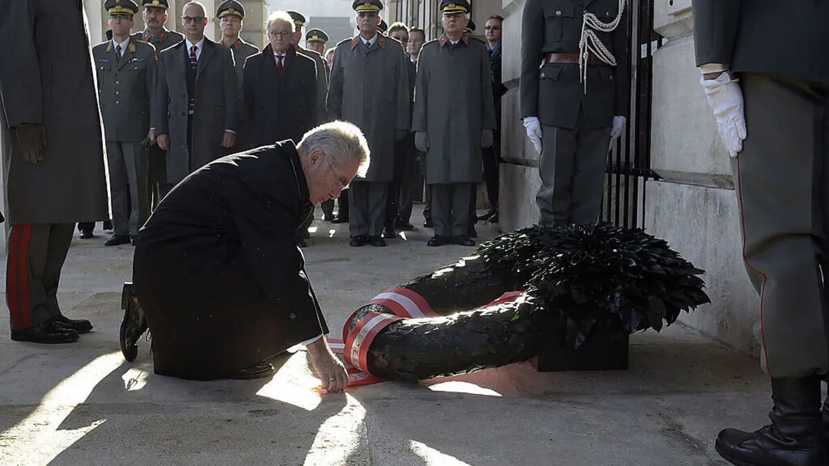 Bundespräsident Heinz Fischer bei der Kranzniederlegung