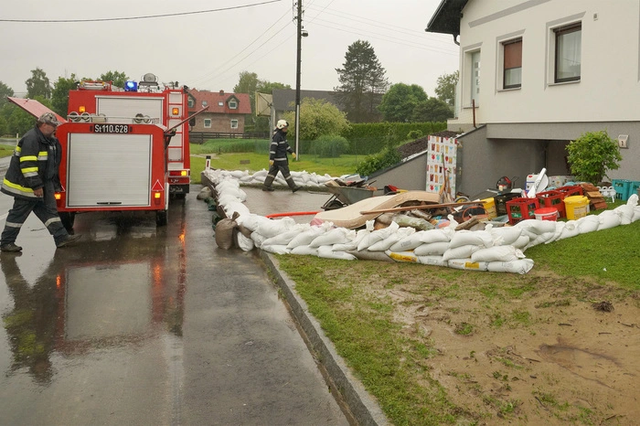 Insgesamt 15 bis 20 Keller waren im Bereich Unterlabill und Seibuttendorf am Montag unter Wasser. Bis zum Dienstag konnten diese aber wieder ausgepumpt werden.