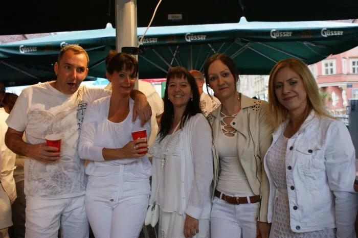 Zum achten Mal fand die We Love White Party in Leoben statt - dieses Mal wieder am Hauptplatz.