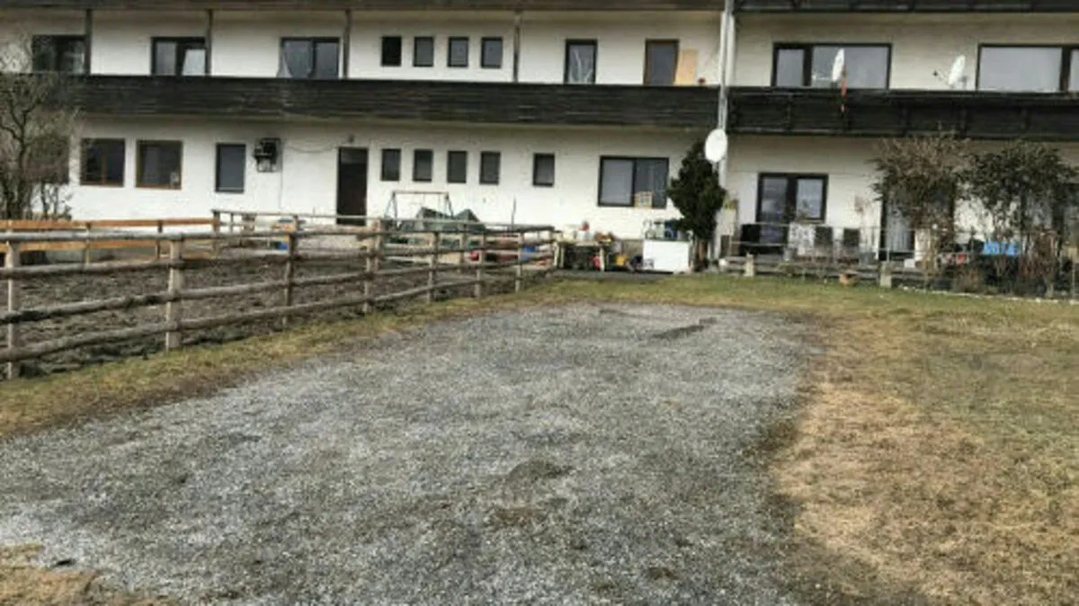 Am Gelände dieses Tiroler Gasthofes wurde die Leiche des 47-Jährigen im Kofferraum gefunden