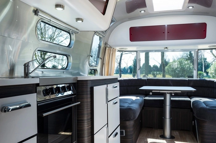 Airstreams auf Camping Ca'Savio.Die Retro-Wohnwagen an der Adria sind nicht nur für Nostalgiker Hingucker.