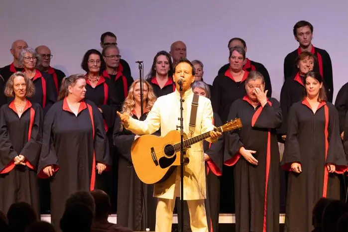 The Longfield Gospel Chor unter der Leitung von Georg Weilguny sorgte für mitreißende Stimmung und berührende Momente.
