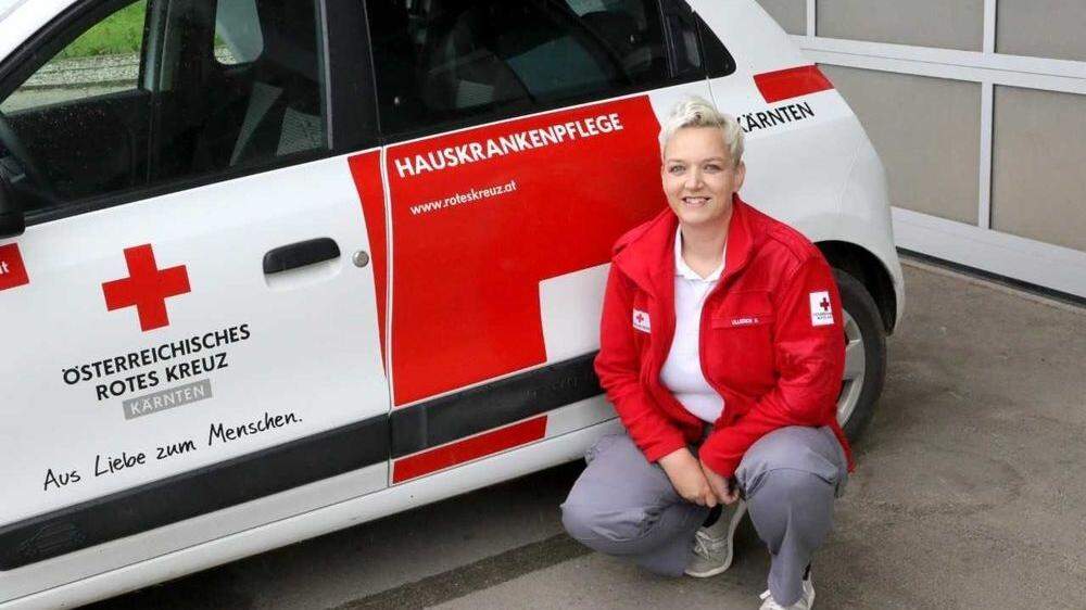 Sabine Ullreich ist als Heimhilfe und Rettungssanitäterin im Bezirk im Einsatz