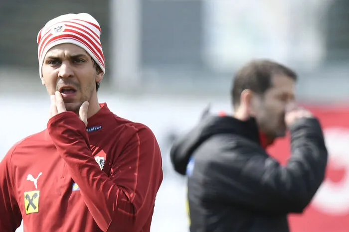 Aleksandar Dragovic und Co. waren bei den frostigen Temperaturen gut eingepackt.