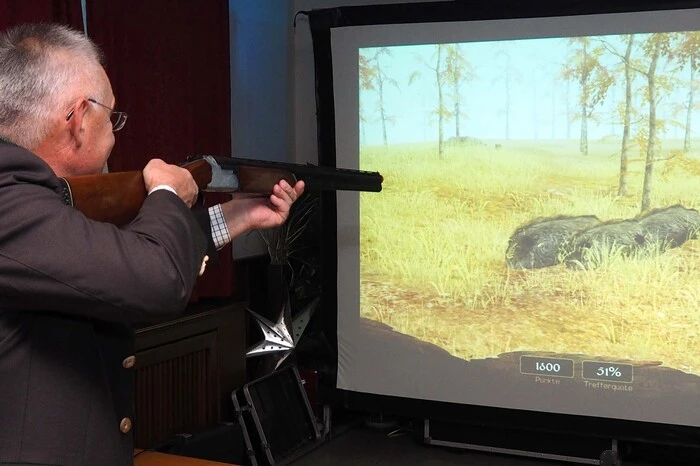 . . . und in der Pumahalle konnte man sich bei der Bärenjagd im Schiesskino austoben.