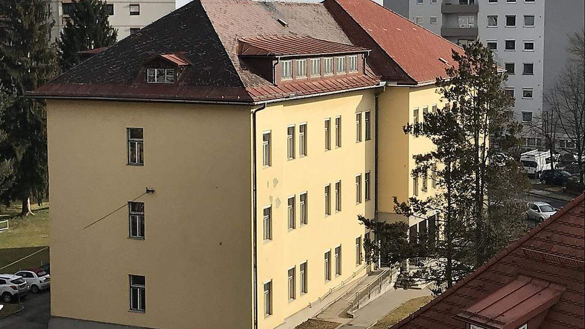 Der Kucherhof mit zwei Hektar Wiese geht auf eine Stiftung zurück, die vor 90 Jahren die landwirtschaftliche Schule begründete