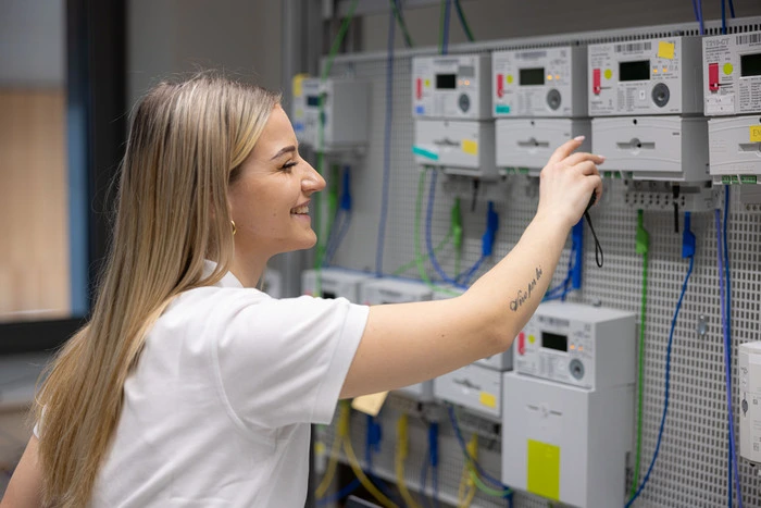 Chiara-Maria hat während ihrer Lehre zur Bürokauffrau ihr Interesse für die Technik entdeckt.