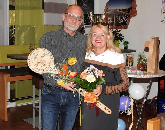 Prinzenpaar Wolfgang Leitner und Brigitte Grün bei der Löffelübergabe 2021