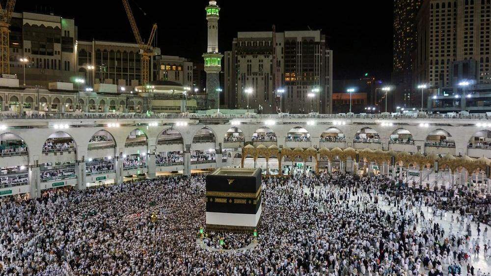 Der Kaaba im Hof der Großen Moschee ist das Ziel