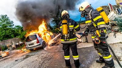 Bei Fahrzeugbränden oder eingeklemmten Personen ist die Feuerwehr zur Stelle