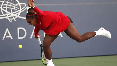 Serena Williams strauchelte und fiel