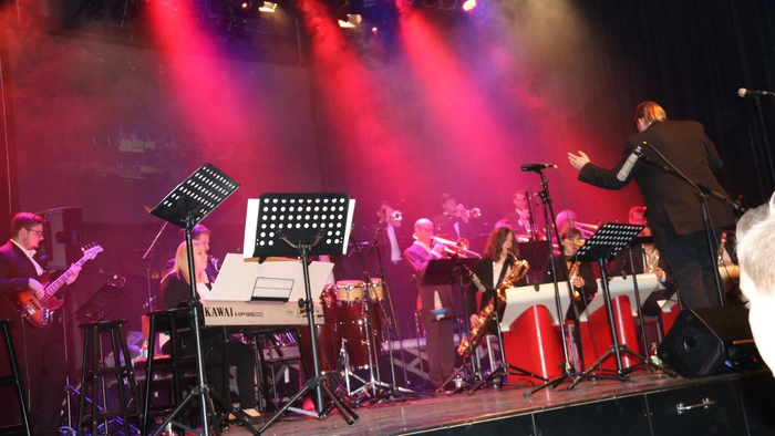 Im Kulturni dom wurde es mit einem Konzert der New Times Big Band &amp; Voxon eröffnet.