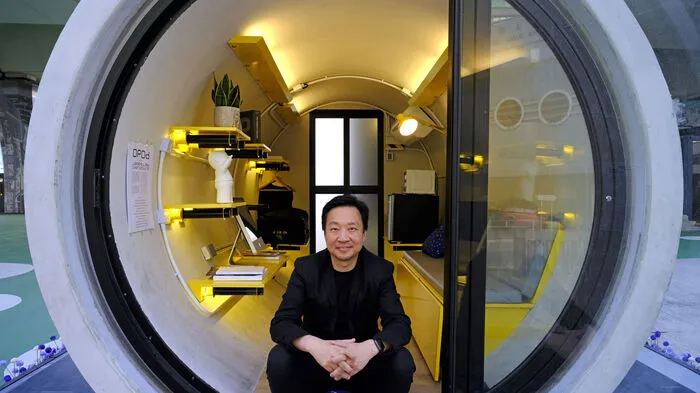 Das Projekt heißt "OPod Tube Housing" und ist Lames Laws Beitrag zur Debatte, wie man das Wohnraumproblem in Hong Kong, wo die eigenen vier Wände kaum noch leistbar sind, besser in den Griff bekommen könnte.