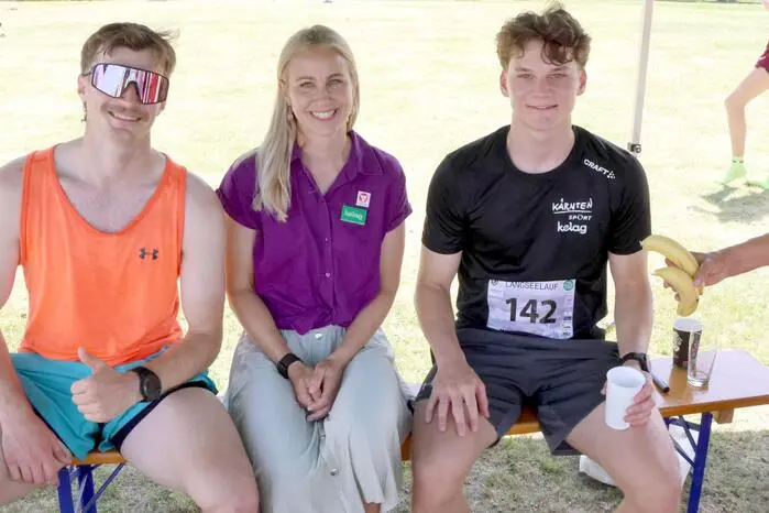 Beim Laufmeeting unter anderem gesichtet: Bürgermeister Wolfgang Grilz, Alt-Bürgemeister Konrad Seunig, Snowboard-Ass Sabine Payer (Mitte), Alpacem-w&p Zement GmbH-Vertriebsdirektor Peter Ramskogler sowie Sängerin Verena Wagner. 