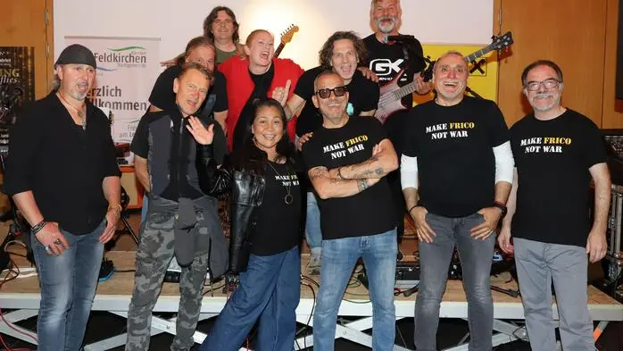 Am Foto vorne „SODA-Experinece“ aus Italien, dahinter „The West Band“ aus Slowenien.