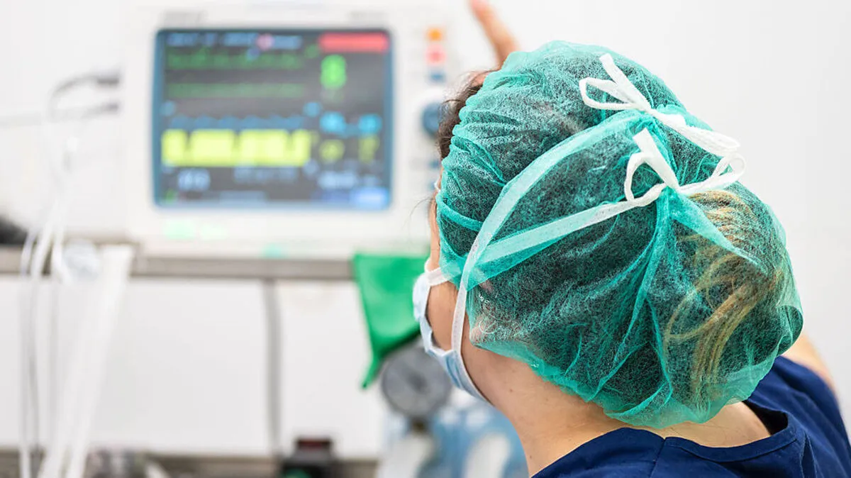 Akutes Lungenversagen ist bei schweren Verläufen zu beobachten. Die Patienten müssen auch mit Sauerstoff versorgt werden