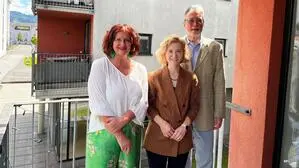 Eva-Maria Holzleitner mit Doris Reiter und Helmut-Theobald Müller von WIST Steiermark