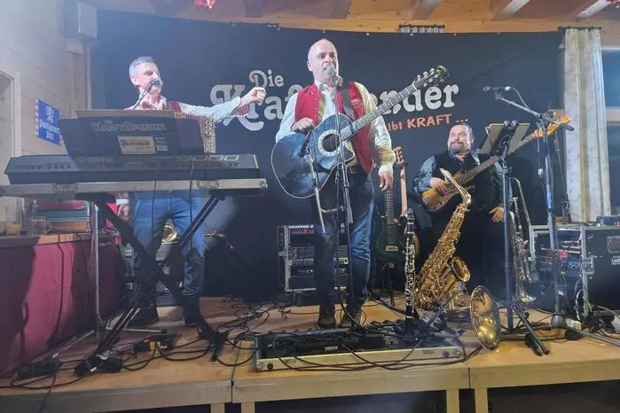 Für die musikalische Umrahmung sorgte die Gruppe „Die Kraftspender“. 