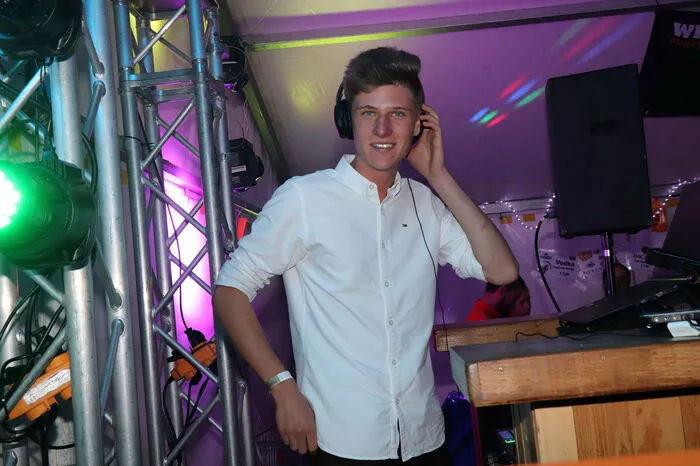 "DJ" Niki alias Niklas Vavpic sorgte mit fetten Beat's im Discozelt für gute Stimmung!