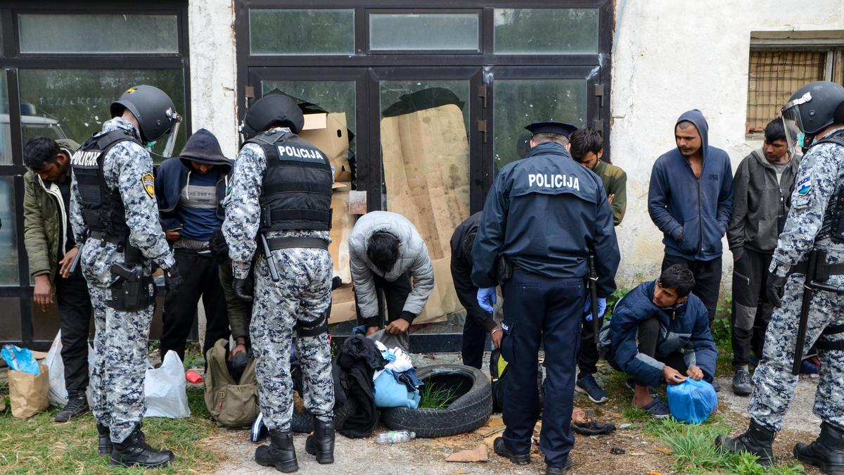 Symbolfoto: Aufgriff von illegalen Migranten an bosnisch kroatischer Grenze.