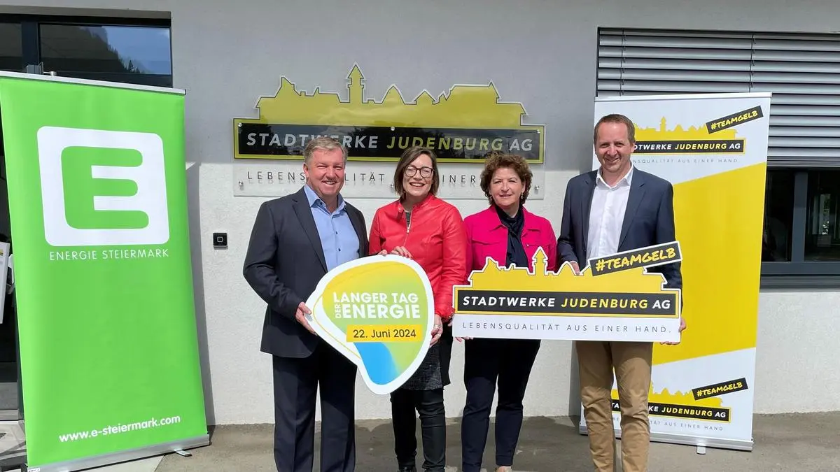 Präsentierten den „Langen Tag der Energie“: Stadtwerke-Vorstandsdirektor Manfred Wehr, Bürgermeisterin Elke Florian, Landesrätin Ursula Lackner, Stadtwerke-Vorstand Josef Maier