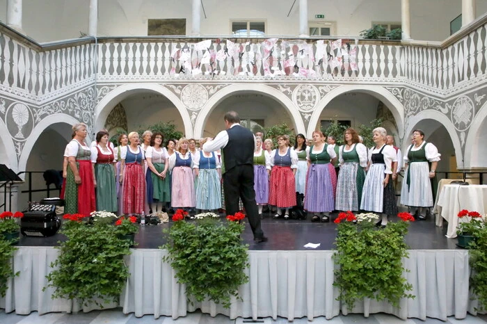 Mitgewirkt haben: Salzburger Volksliedsingkreis,...