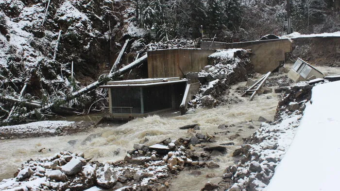 Seeberg Bundesstraße (B 82) ist am südlichen Eisenkappler Ortsende unpassierbar