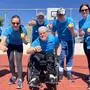 Trainerinnen Catherine Hanabick und Heike Schöngrundner mit drei der fünf Special-Olympics-Athleten: Harald Wilfling, Michael Moik und Milo Alexander Gamper (nicht am Foto: Thomas Prutsch und Walter Guggenbichler)