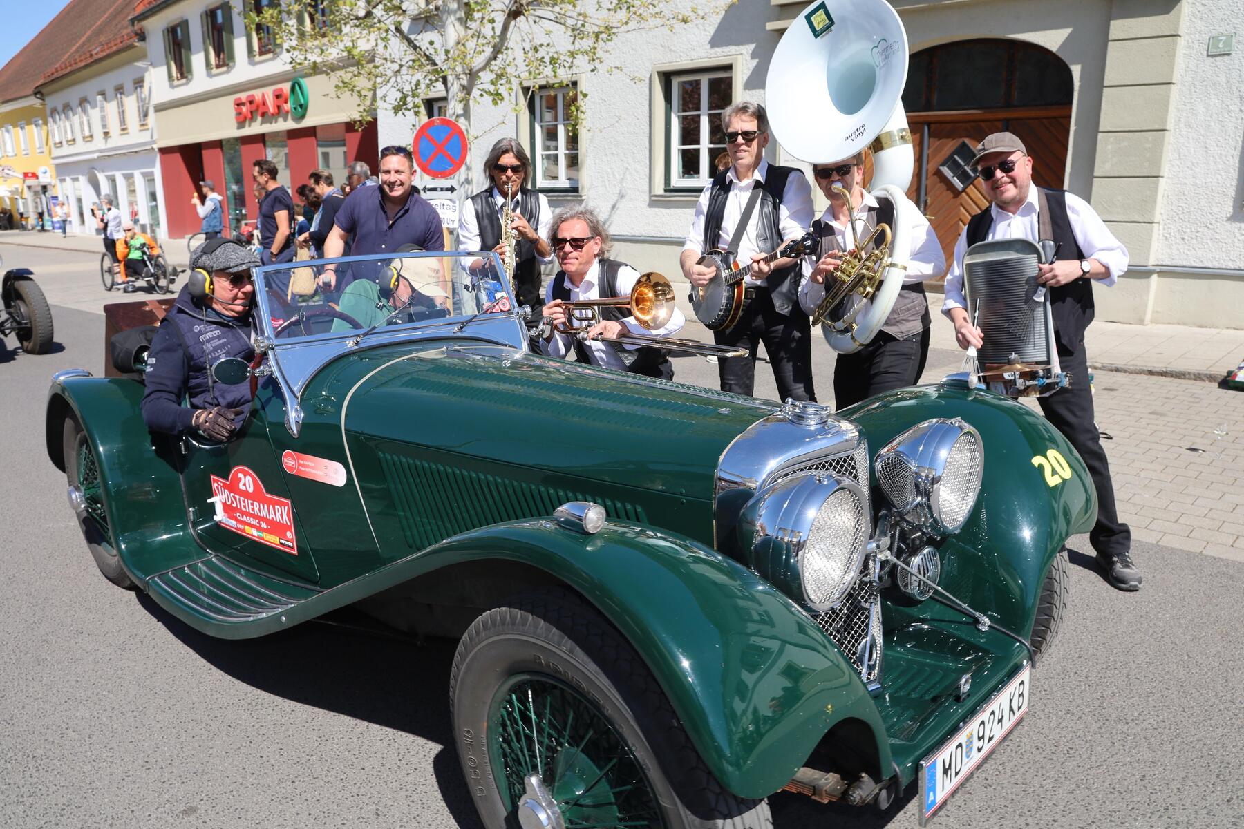 Oldtimer-Klassiker sorgten für Nostalgie auf südoststeirischen Straßen