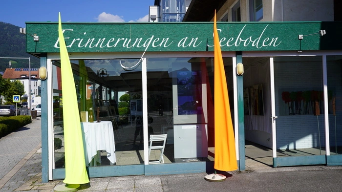 Wo man die bunten Spitzen sieht, sollte mn einkehren und sich von den Kunstobjekten inspirieren lassen. Der Verein Kultur.im.puls Seeboden organisiert seit Jahre Kunstausstellungen, Kurse und Workshops und veranstaltet Konzerte und Lesungen.