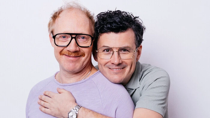 Simon Schwarz und Manuel Rubey feiern in Graz Premiere