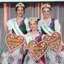 Narzissenkönigin Lisa Kummer (Mitte) mit den Prinzessinnen Annalena Pliem (links) und Verena Pfandlsteiner (rechts)