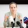 Die Chefin der Bundeswettbewerbsbehörde Natalie Harsdorf bei einer Pressekonferenz | Natalie Harsdorf: „Besonders die vielen unabhängigen Tankstellen sind wichtig für den Wettbewerb“